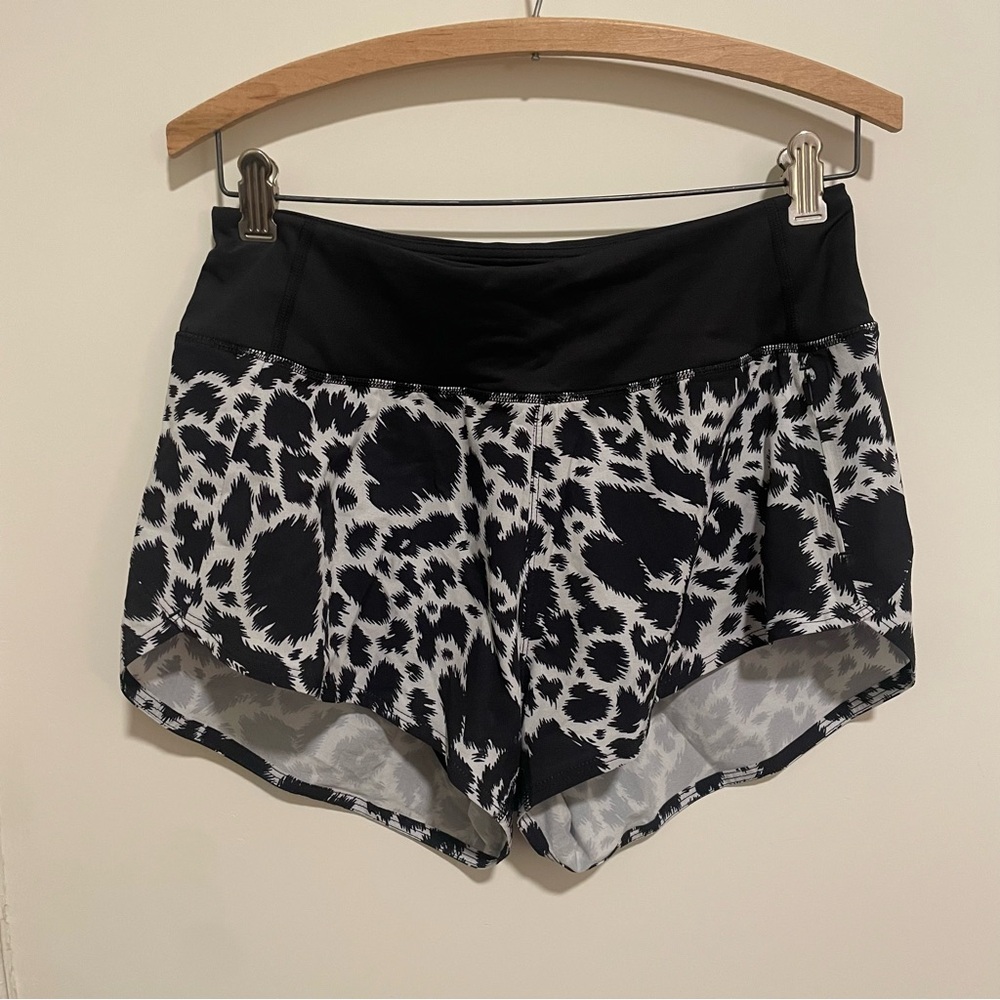 Outdoor Voices Hudson shorts size medium